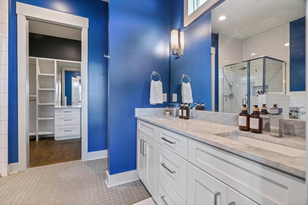 King Bed, Balcony, Covered Patio & Firepit! 8 Minutes From Broadway Nashville Exterior foto