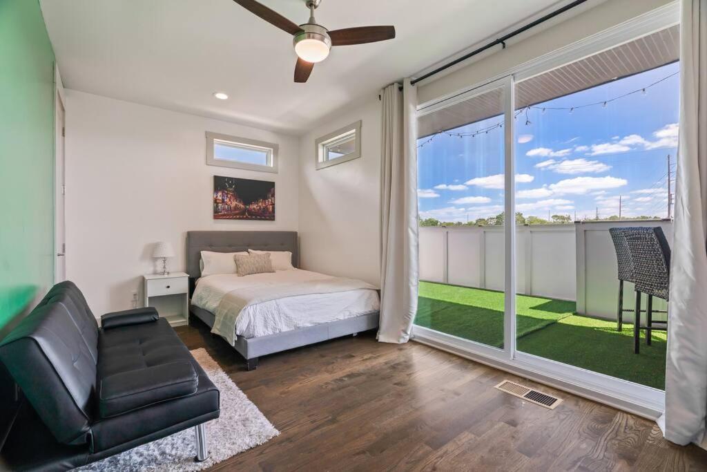 King Bed, Balcony, Covered Patio & Firepit! 8 Minutes From Broadway Nashville Exterior foto