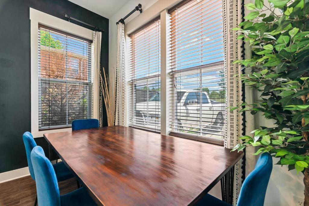 King Bed, Balcony, Covered Patio & Firepit! 8 Minutes From Broadway Nashville Exterior foto